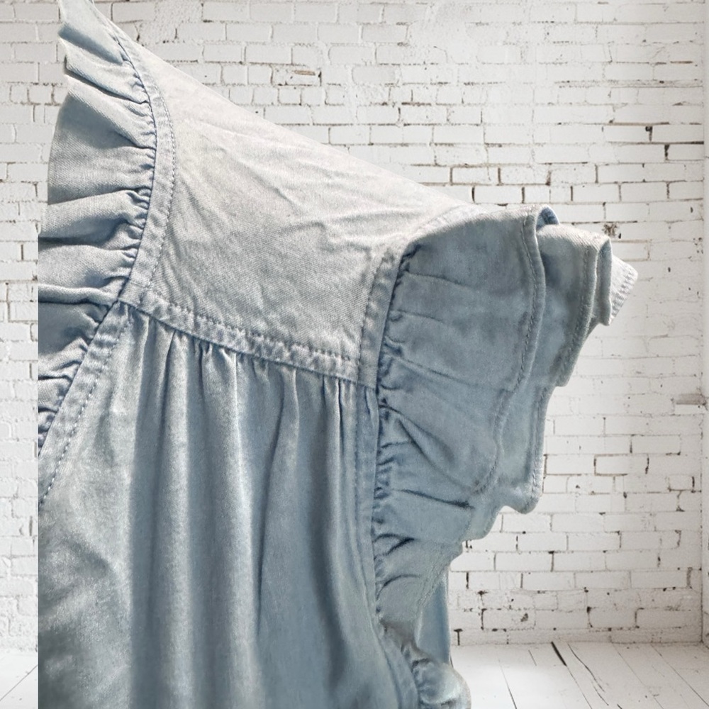 Doe & Rae Chambray Ruffle Top Sz S NWOT | Sleeveless Boutique Denim Blouse - Picture 6 of 6